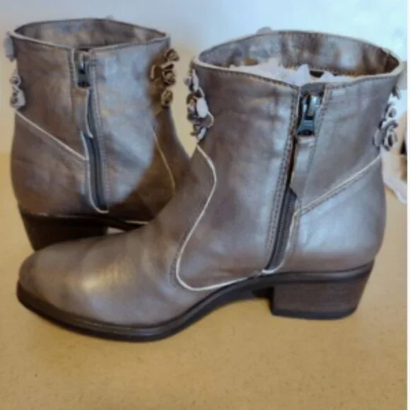 western flower boot, pewter, all leather rubber sole new in box 5.5, 6 - Picture 3 of 5